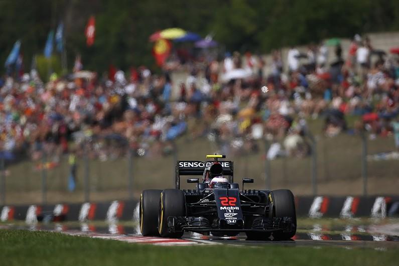 button-angry-hungary-penalty