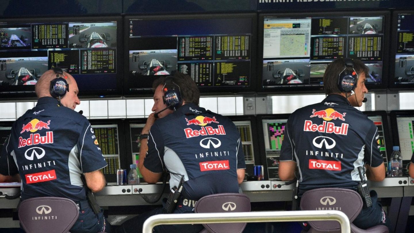 formula-1-lifts-radio-restriction