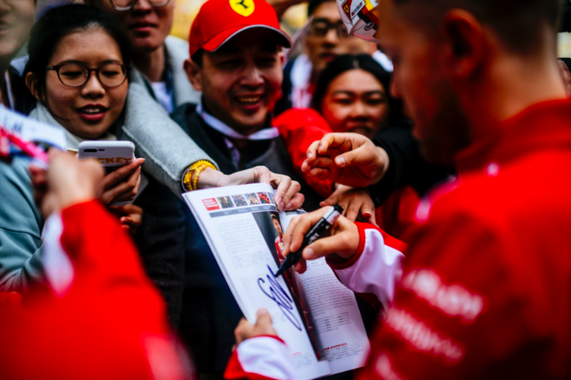 vettel-and-fans-china