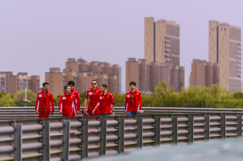 vettel-china-paddock-walk
