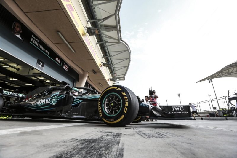 mercedes-pits-bahrain
