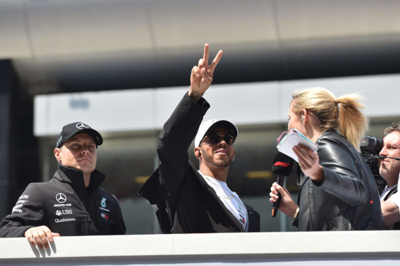 formula-1-track-parade-china