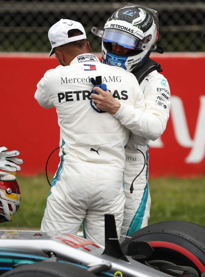 hamilton-bottas-support