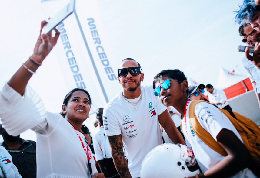 lewis-hamilton-new-photo-today
